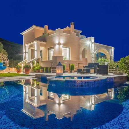 Romanza Luxury Villa กาลามากี ภายนอก รูปภาพ