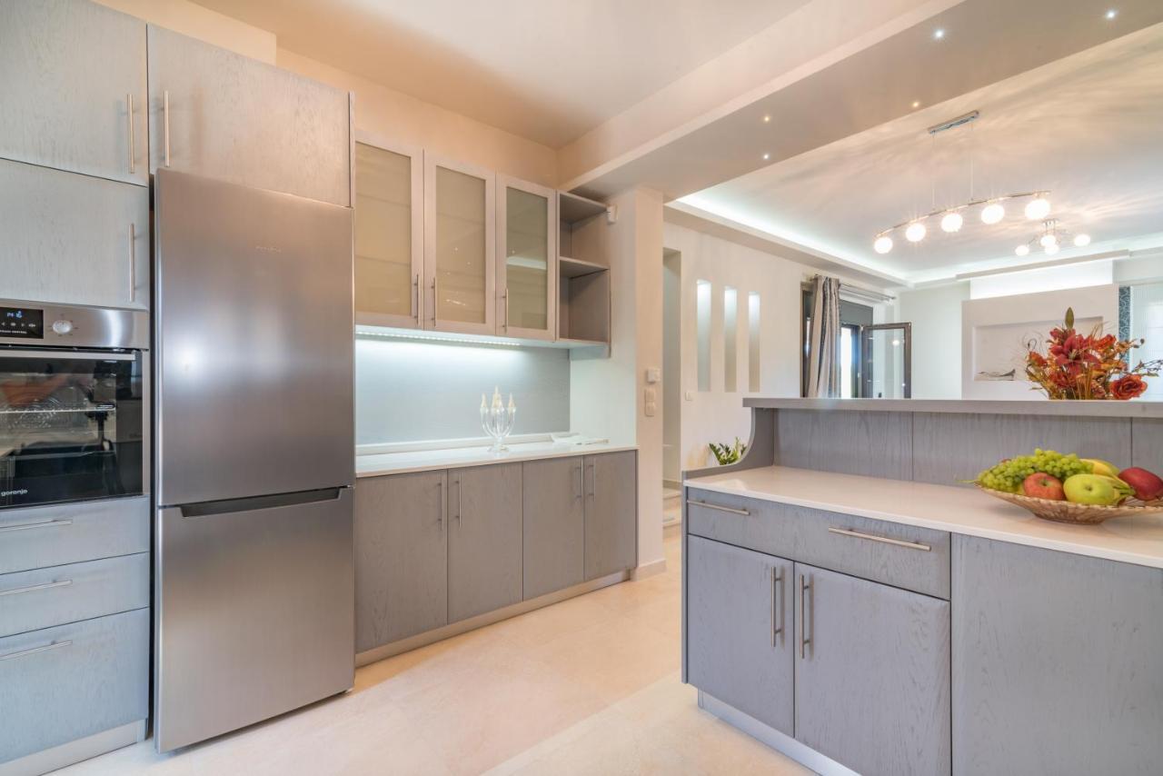 Romanza Luxury Villa กาลามากี ภายนอก รูปภาพ